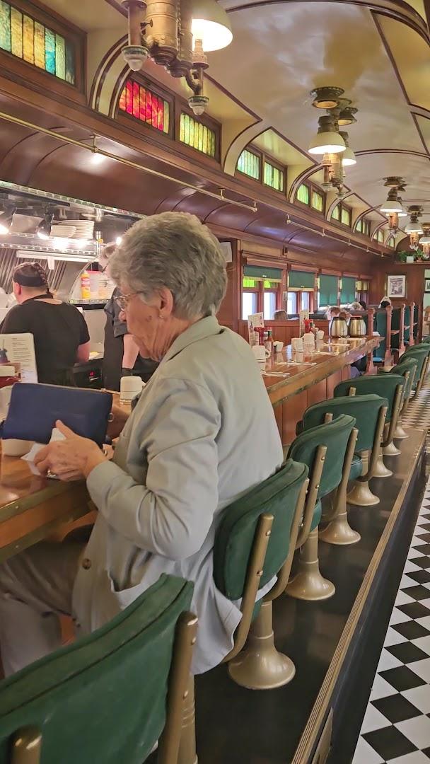 Knight's Diner
