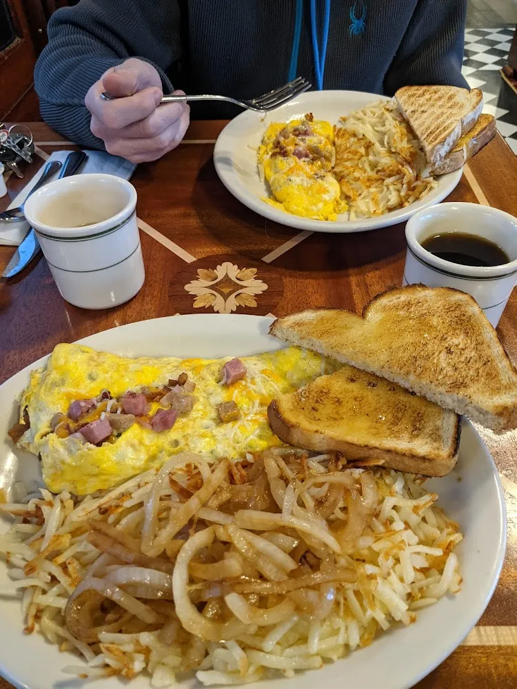 Omelette & Hash Brown Potatoes